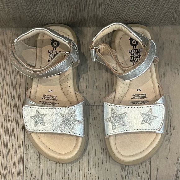 Old Soles Girl’s Silver Star-Born Leather Sandals - Picture 2 of 5